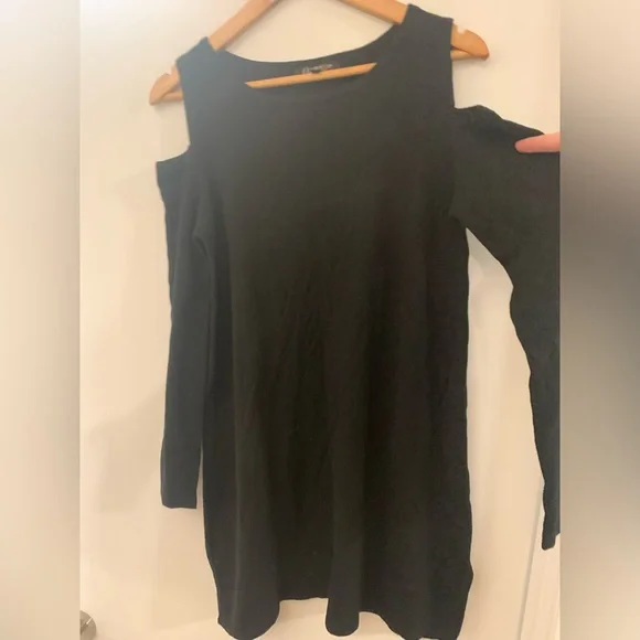 Exposed Shoulder Sweater - Picture 2 of 2